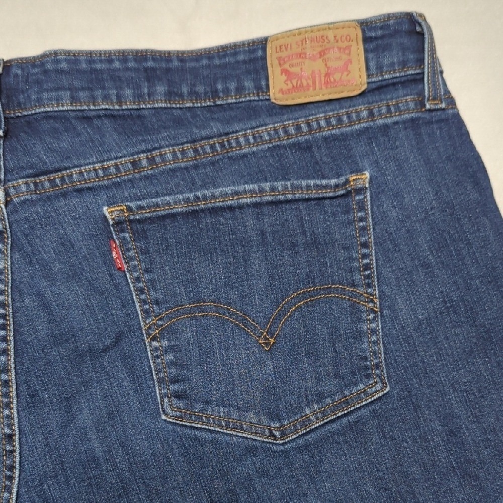Levi's 415 Classic Boot Cut Dark Blue Denim‎ Jeans Womens Plus Size 24W